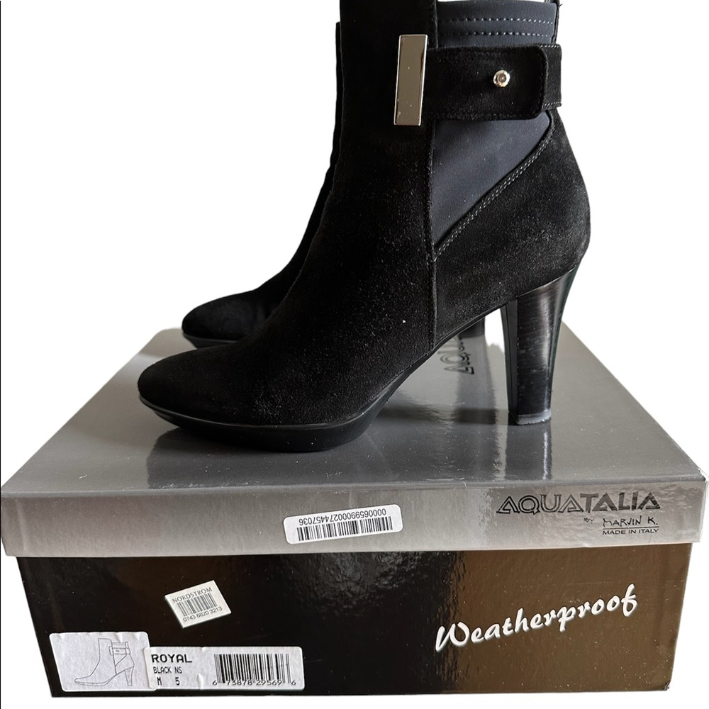 Aquatalia black ankle book Size 5 - waterproof suede excellent condition!